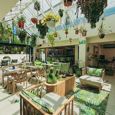 Le Petit Manoir Boutique Hotel Franschhoek Exterior photo