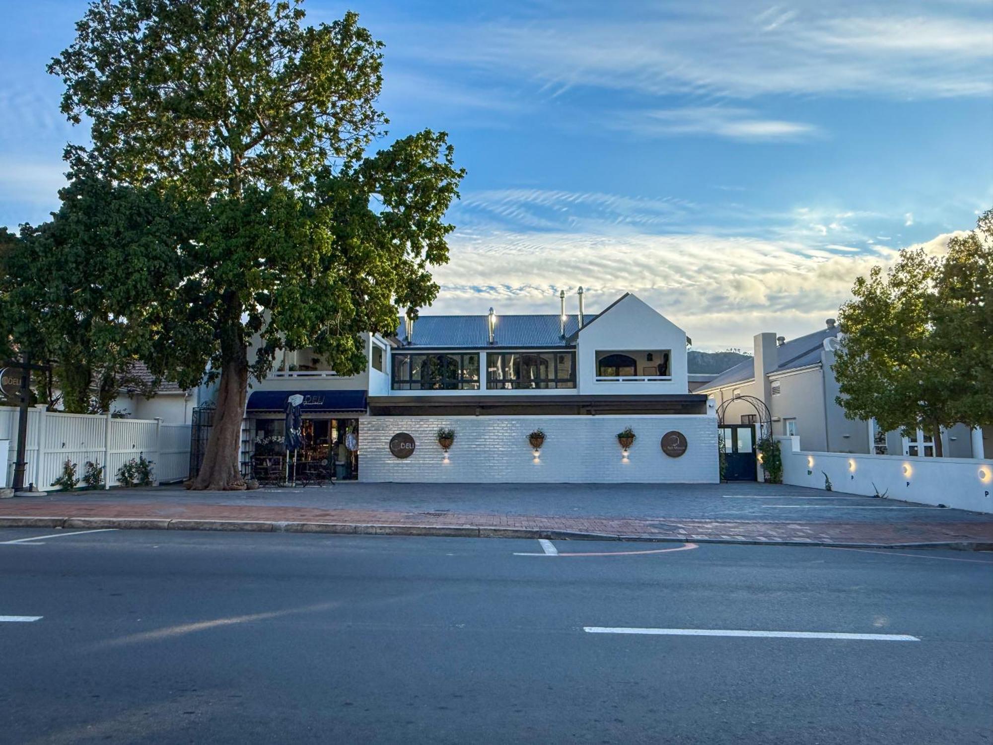 Le Petit Manoir Boutique Hotel Franschhoek Exterior photo
